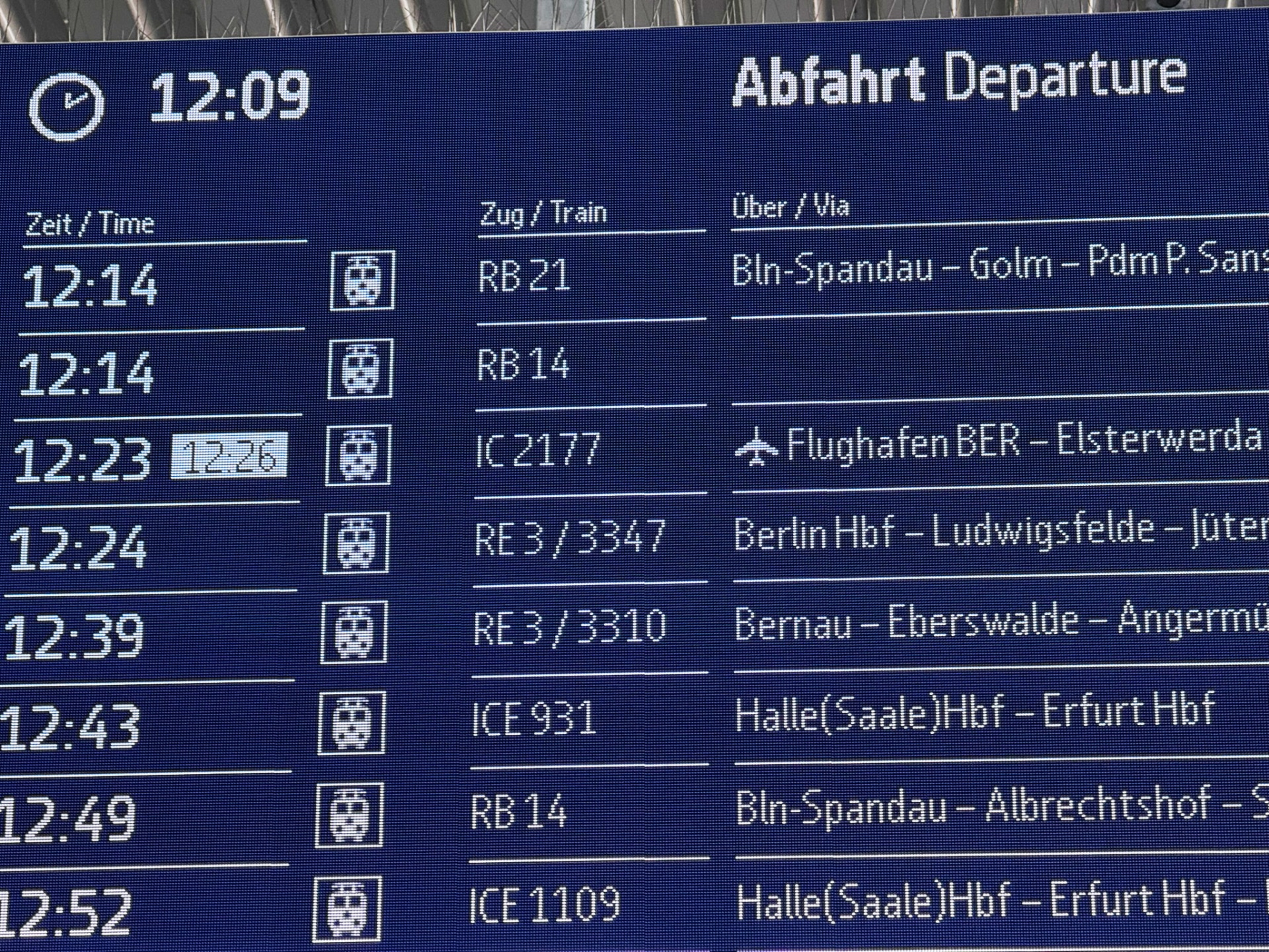 LED screens at the train station